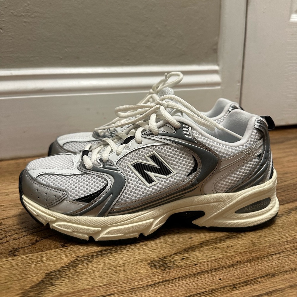 EUC - New Balance 530 - Silver Metallic Black Cement